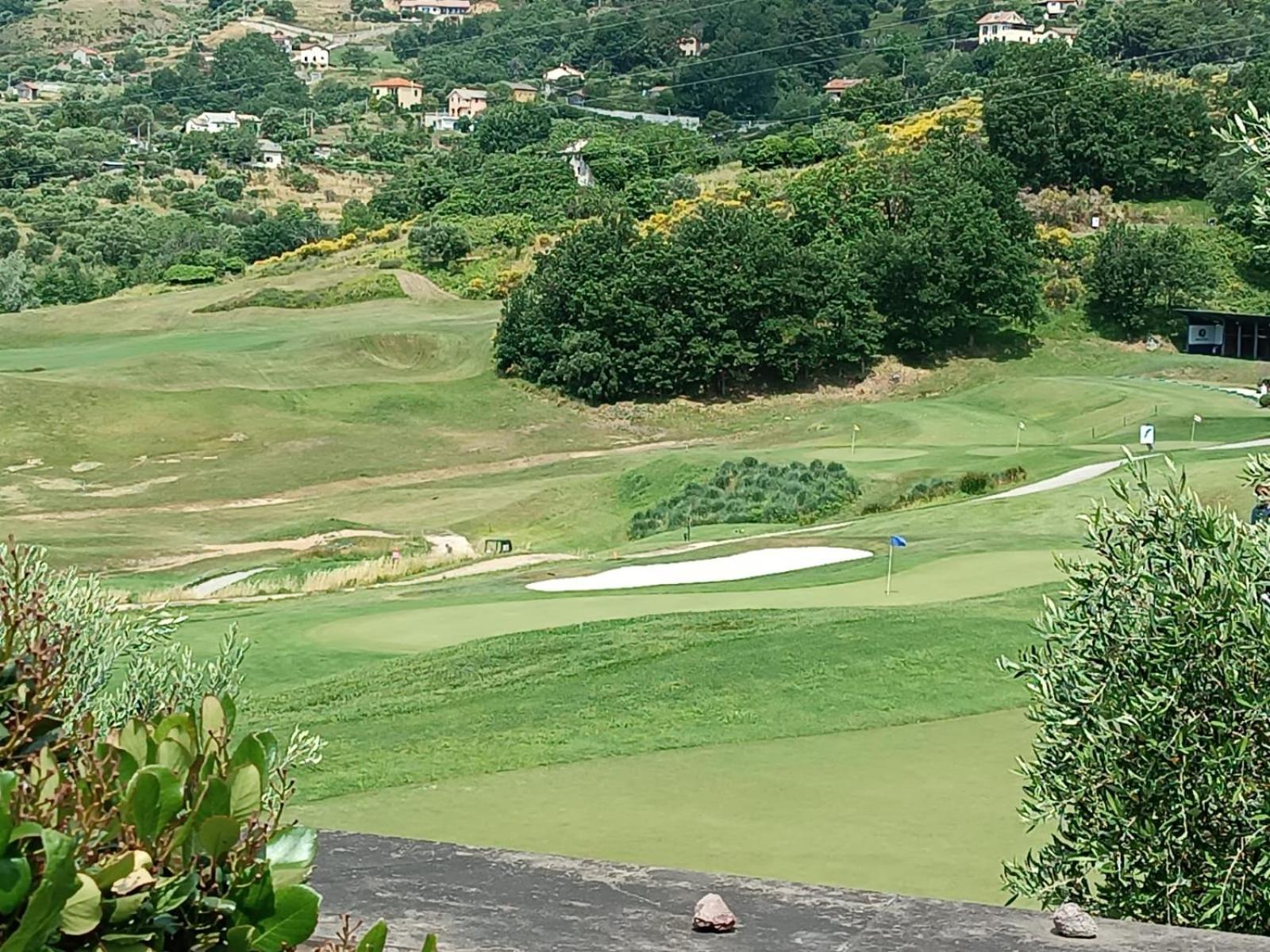 Appartement Dans Un Terrain De Golf, 5 Min De La Mer En Voiture, Parking Gratuit Коголето Екстер'єр фото